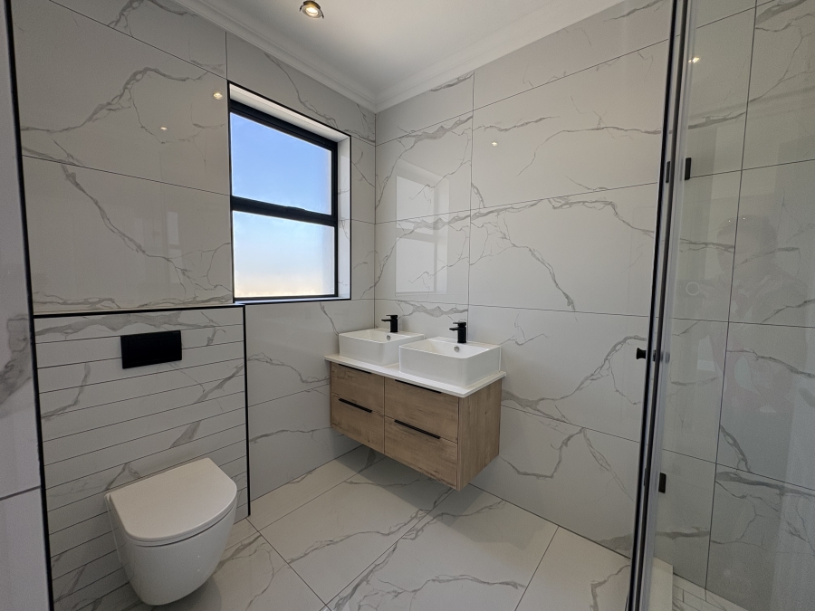 4 Bedroom Property for Sale in Sandown Western Cape